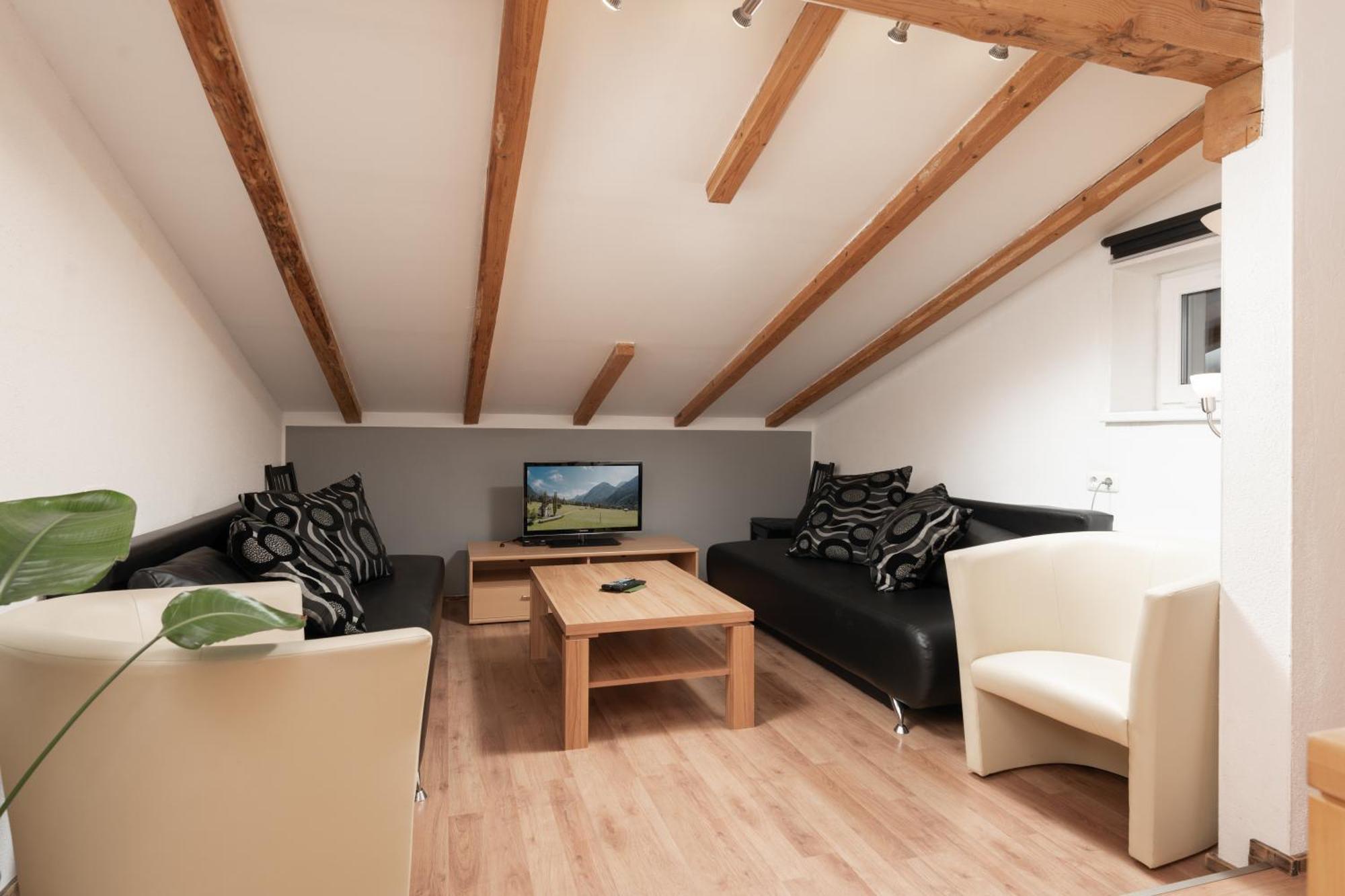 Haus Attos Apartment Umhausen Bagian luar foto