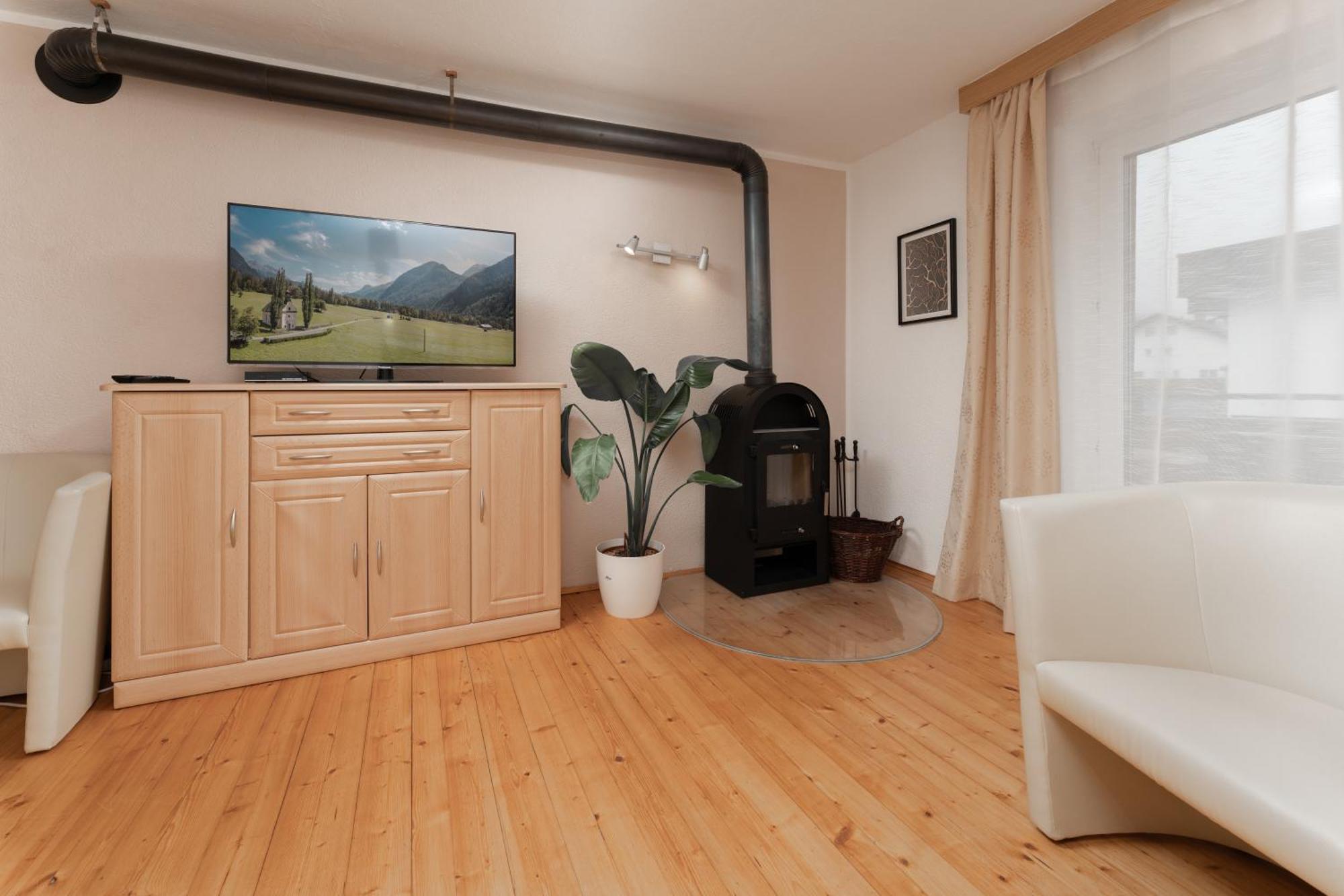 Haus Attos Apartment Umhausen Bagian luar foto