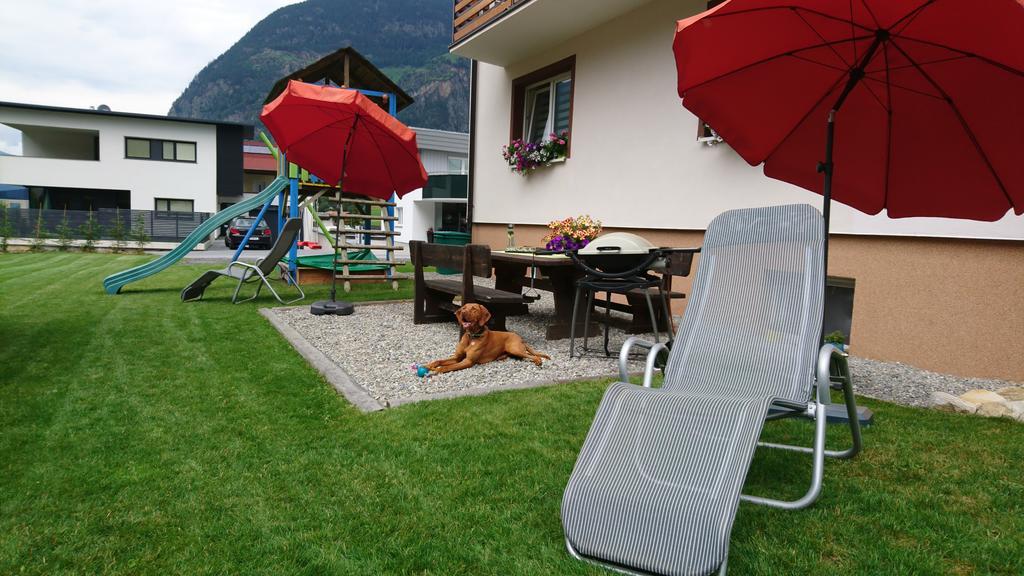 Haus Attos Apartment Umhausen Bagian luar foto